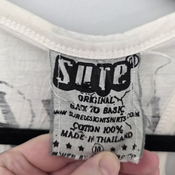 Urban White Graphic Women's Tunic - Picture 3 of 10